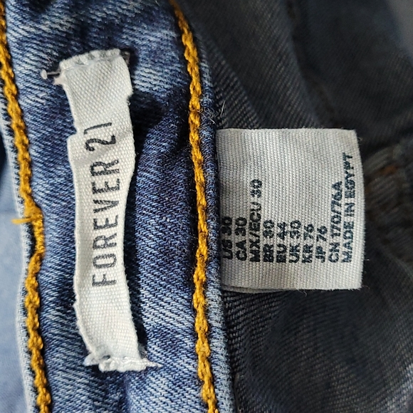 WOMAN'S FOREVER 21 DENIM JEANS - Picture 6 of 8
